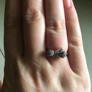 People’s Jewellers Bow Diamond Ring 10k